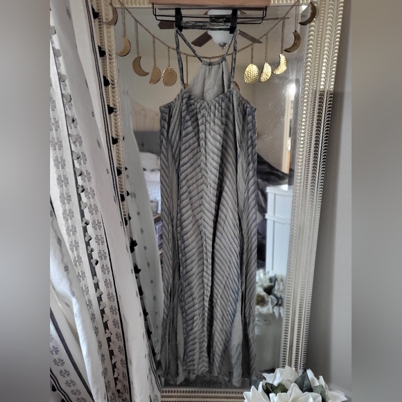 Light Green Beach Dress - Picture 3 of 4